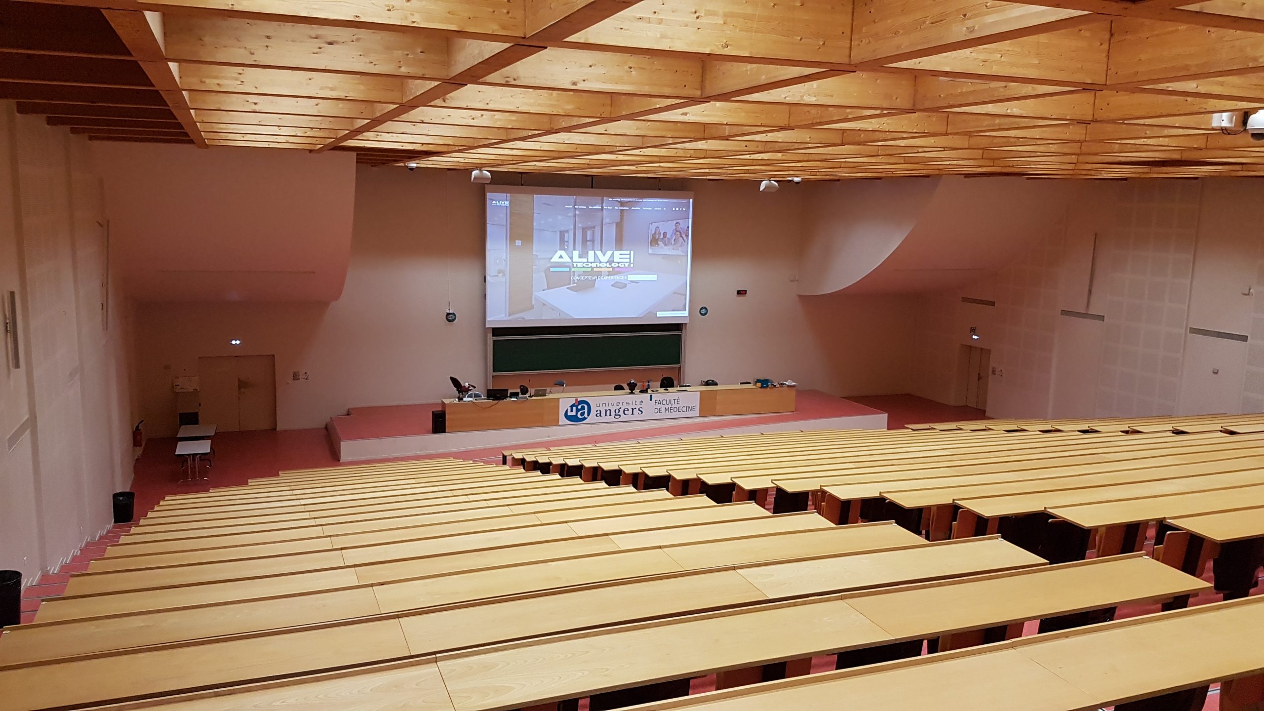 Intégration audiovisuel à l'université d'Angers, Alive Technology intégrateur audiovisuel
