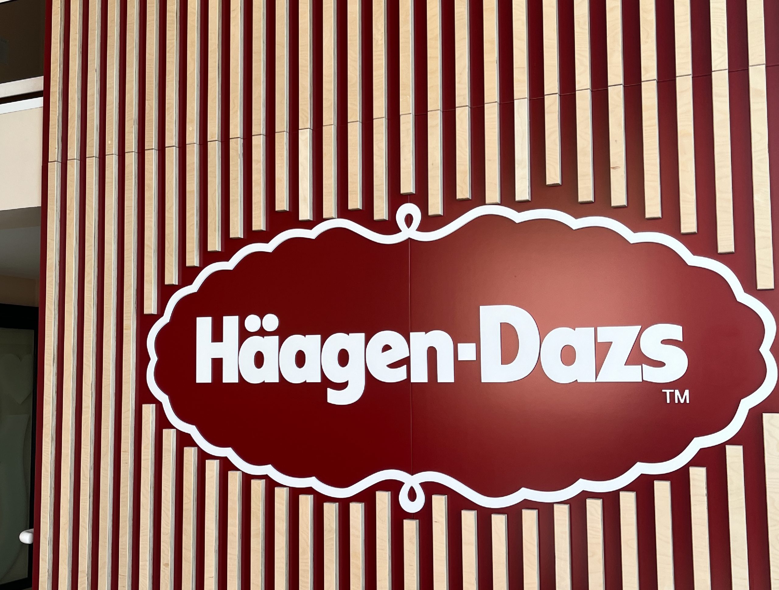 cafeteria-hagen-daaz-Alive-Technology-integration-audiovisuel